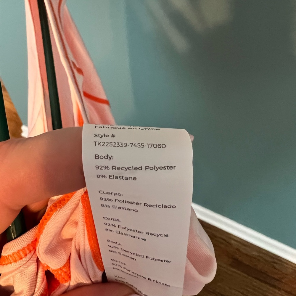 NWT Fabletics Phoenix Lite Racerback Tank Top - Picture 3 of 9